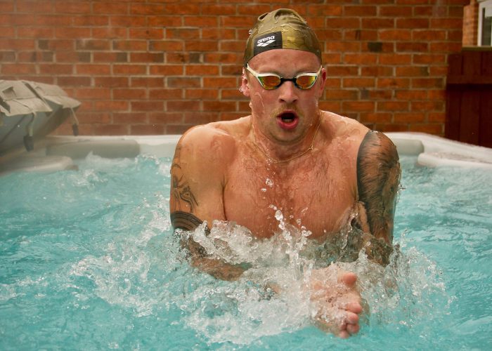 Adam Peaty Nageur olympique dans un spa de nage