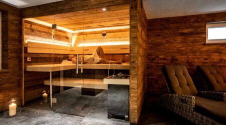 Qu’est-ce qu’un sauna traditionnel ? (caractéristiques, bienfaits, prix, conseils d’utilisation, etc.)