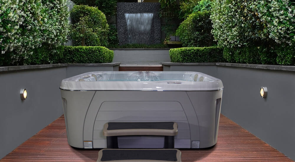 Un spa rigide, comme illustré sur cette photo, a durée de vie moyenne entre 10 et 20 ans, voire plus.