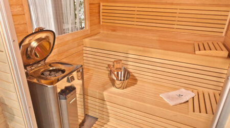 Sauna : avec ou sans vapeur ? (four traditionnel VS poêle combi)